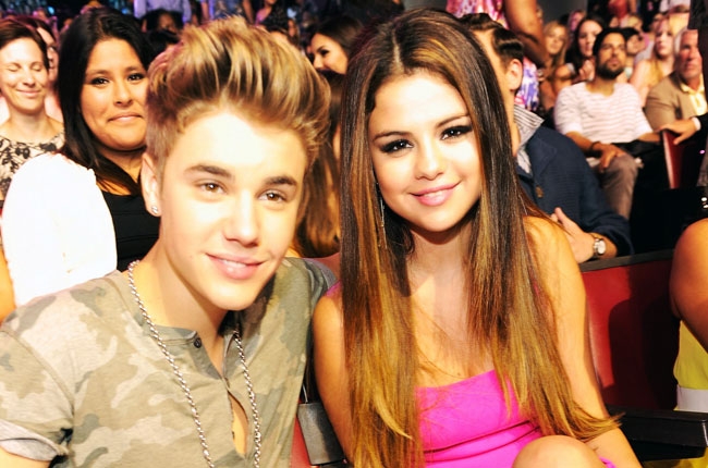 justin-bieber-selena-gomez-teen-choice-awards-650-430